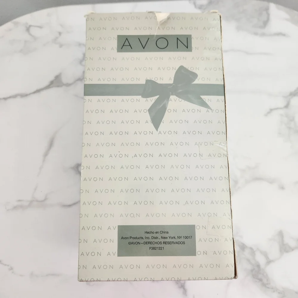 Avon Mrs. Albee 2014 Figurine  Collector’s Edition - Picture 11 of 16
